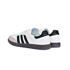 Addidas Samba OG White Gum shoes Pakistan - detailed close-up showing leather quality and gum sole